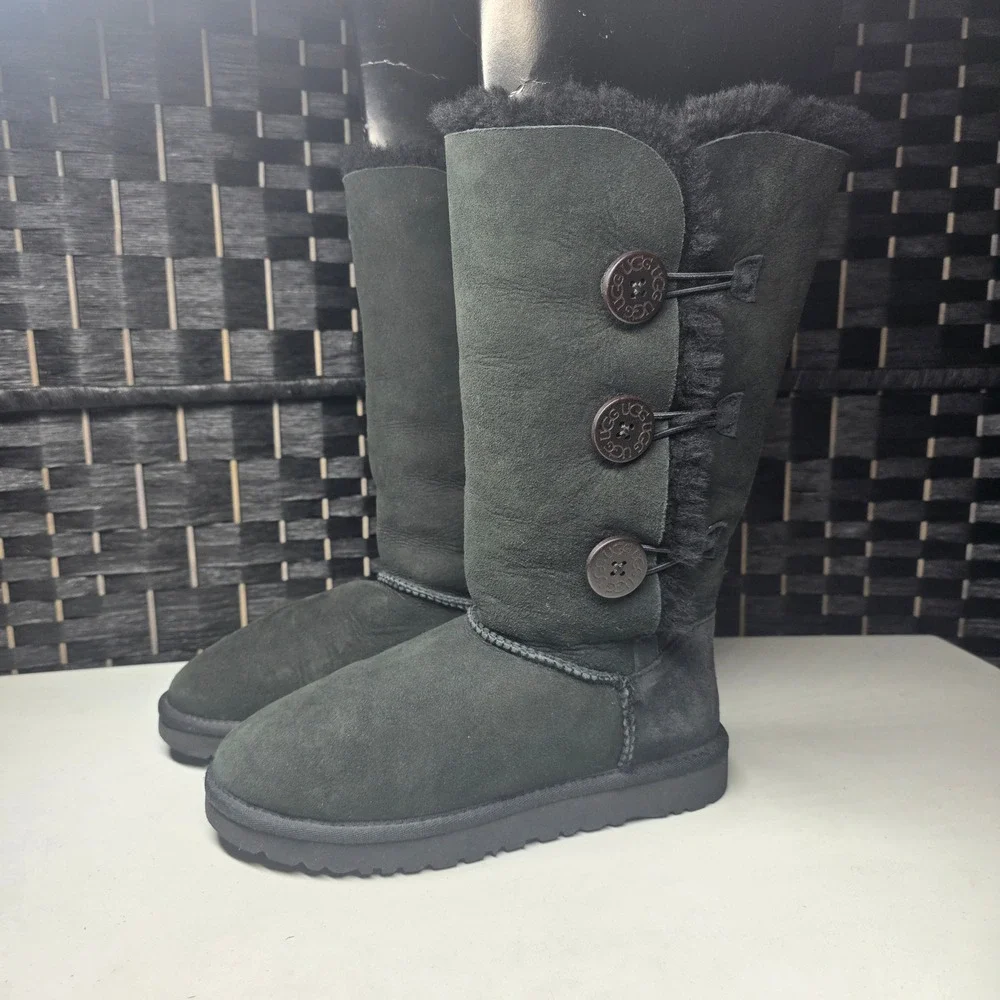 UGG Australia Bailey Button Triplet Black Suede Sheepskin Tall Boots 1873 Size 7